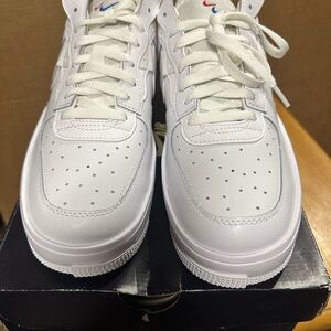 BNB Pair of Sneakers By Nike Air / Air Force 1 Fontanka Women Sz 11